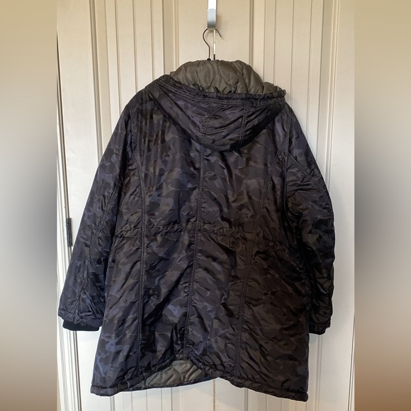 Heavy camo women’s winter coat Torrid size 4 - Picture 2 of 3